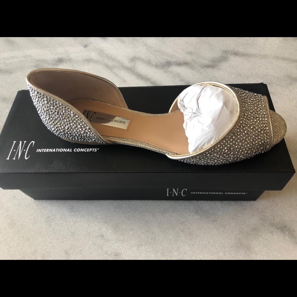 Stunning INC Women’s Flat/Sandal - Size 7.5